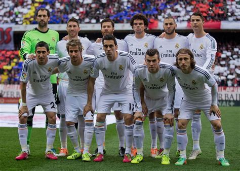 13,741,184 likes · 86,971 talking about this · 185,083 were here. Real Madrid line up prior to start the La Liga match ...