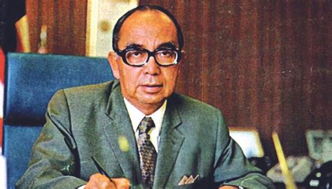 Check out this biography to know about his birthday, childhood, family life, achievements and fun facts also known as: Hari-Hari Terakhir Tun Abdul Razak - The Patriots