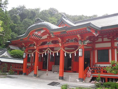 Little Shinto Temple Out Of Osaka Japan Holidays Shinto Shinto Shrine