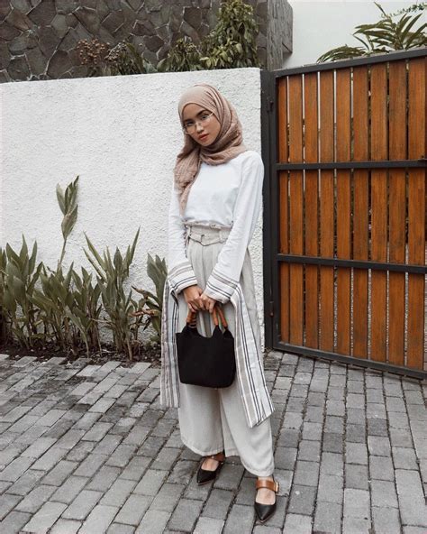 Bisa dari item yang baru kamu beli ataupun item yang sudah ada. 52+ Gaya Terbaru Celana Kulot Rawis, Model Celana Kulot