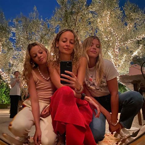 nicole richie spends mother s day with doppelgänger daughter harlow in rare pic news and gossip