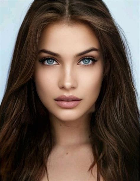 Beautiful Model Face Blue Eyes And Brown Hair In 2021 Brunette Beauty