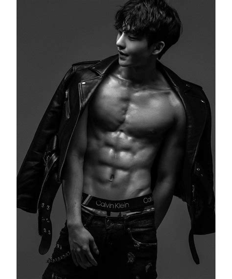 Pin By Elinors Kworldzone On Kpop Abs Hot Korean Guys Shirtless Men Handsome Asian Men