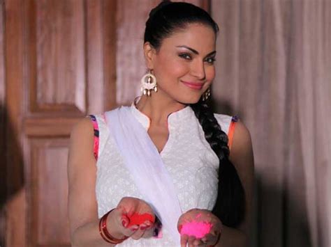 Actress Veena Malik Pakistani Channel Geo Tv Owner Sentenced To 26
