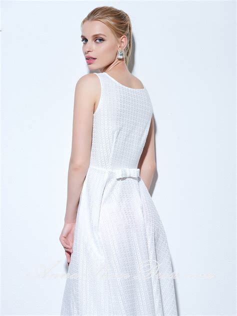 White Homecoming Dress V Neck A Line Knee Length Lace Short Prom Dress