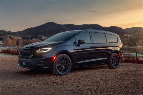 Chrysler Brand Announces New 2023 Chrysler Pacifica Road Tripper
