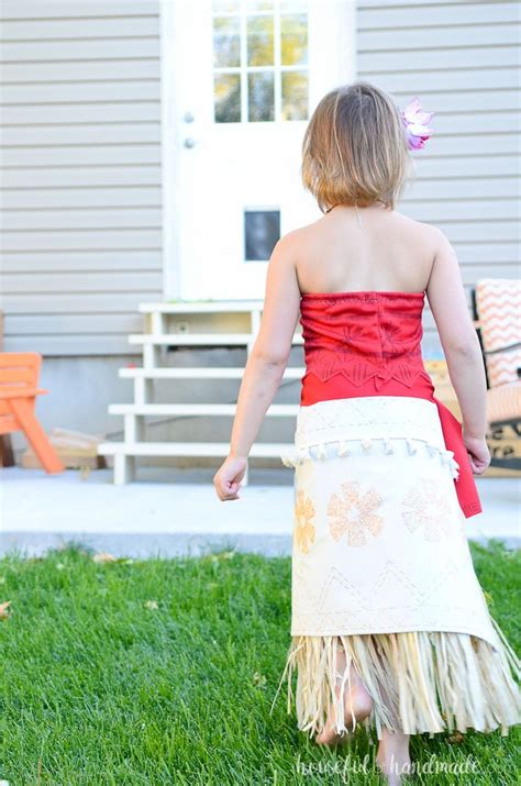Maybe you would like to learn more about one of these? Easy DIY Moana Costume - Houseful of Handmade