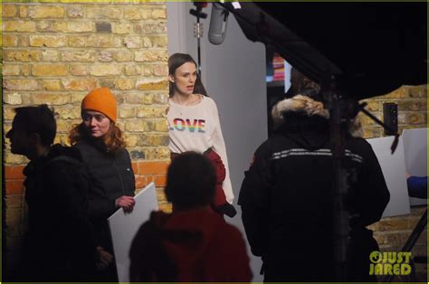 Photo Keira Knightley Andrew Lincoln Reunite Love Actually Set 02
