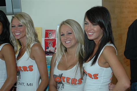 Hooter Girls At The 2009 Hootes International Swimsuit Contest A Photo On Flickriver