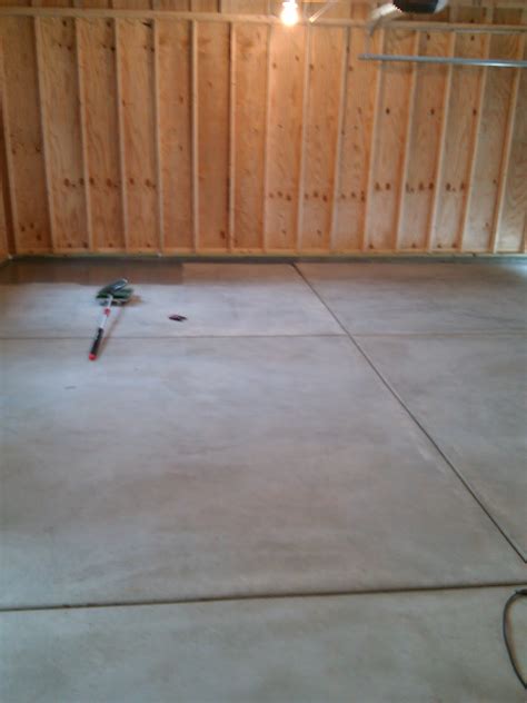 It is only when this system of application is used that. Garage Floor - DIY Epoxy Floor Kit from Rust-oleum