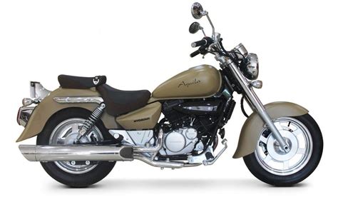 The cruiser motorcycle has carried gorgeous looks accompanied with basic technical features. Hyosung Aquila 250 LE Price in India, Specifications & Photos