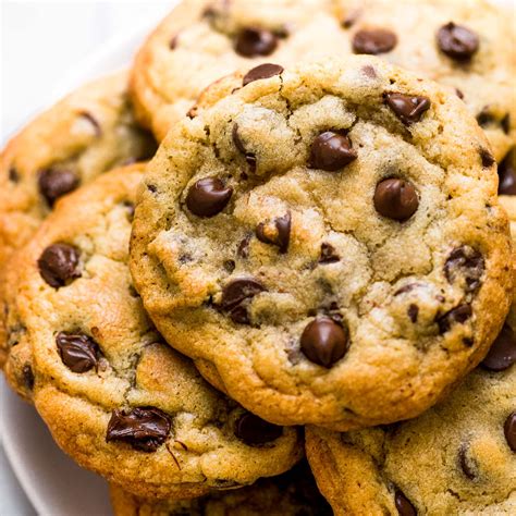 Another option is once the cookies have been made into balls, roll the balls around in granulated sugar. Cookies Light con gocce di cioccolato: La ricetta con solo ...