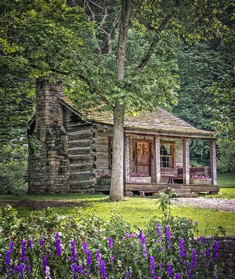 One Room Log Cabin From The 1800s Cabin Living Cabin Little Cabin