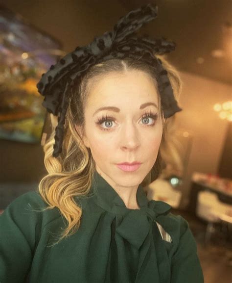 Lindsey Stirling Lilly Singh Lindsay Gorgeous Women Good Music Pin Up Musician Dreadlocks
