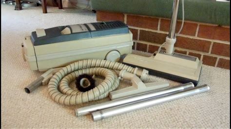 Vintage Electrolux Le 1623 Canister Vacuum Cleaner Youtube