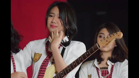 Jkt48 Band Dangdut Serah Terima Gitar Dhike Youtube