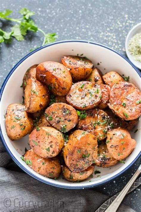 In addition, boiling them results in a side dish then stir in the dried parsley and the dried chives into the melted butter and pour the butter mixture over the warm potatoes. Garlic Butter Herbs Instant Pot Potatoes | Recipe ...