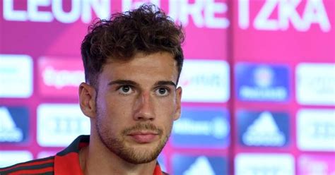 Leon goretzka celebrates a goal against former club schalke. Bundesliga: New signing Leon Goretzka eyes 'leadership ...