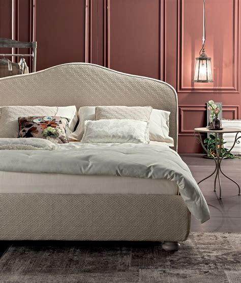 Letti matrimoniali con contenitore in arredamento zona notte. Letto imbottito Classico Althea