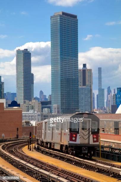 elevated subway new york photos and premium high res pictures getty images