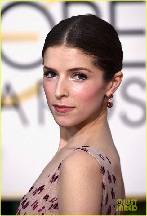 Anna Kendrick Makes Us Believe In Magic At Golden Globes 2015 Photo