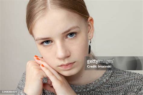 Blonde 14 Year Old Girl Foto E Immagini Stock Getty Images