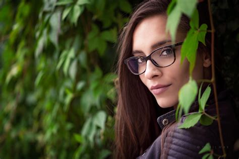 wallpaper brunette women outdoors portrait brown eyes depth of field women with glasses