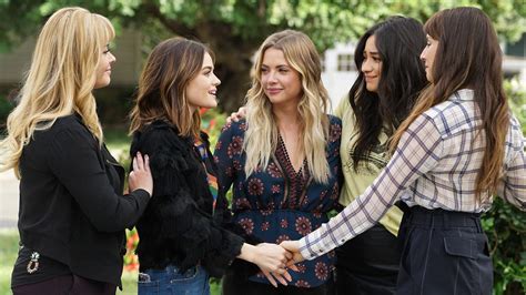 Pretty Little Liars Series Finale Spoiler S Twin Is Ad The 8 Biggest Questions Finally