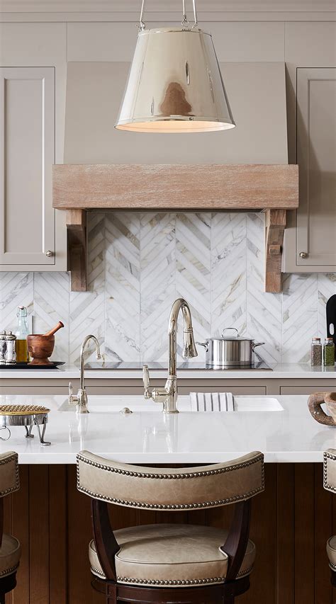 Calacatta Gold Marble Subway Tile Backsplash Homes And Apartments For Rent