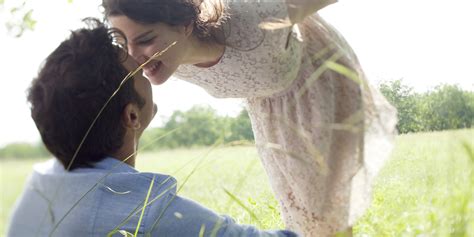 The Surprising Truth About What Makes Happy Couples Happy Huffpost