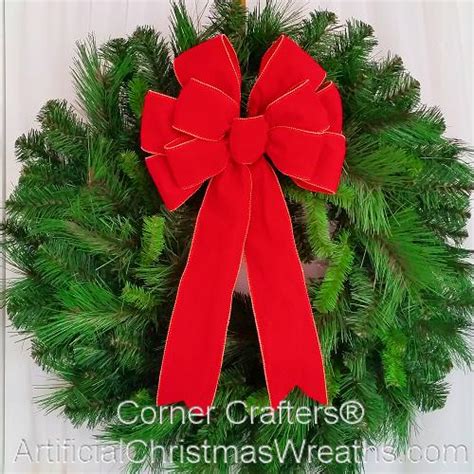 Traditional Christmas Wreath Christmas Wreaths