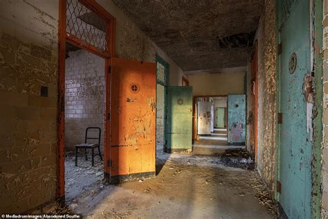 Haunting Images Show Segregated Mental Asylum In Virginia I Know All News