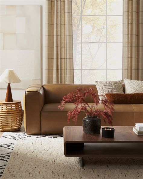 How To Decorate A Living Room With Brown Leather Sectional Shelly