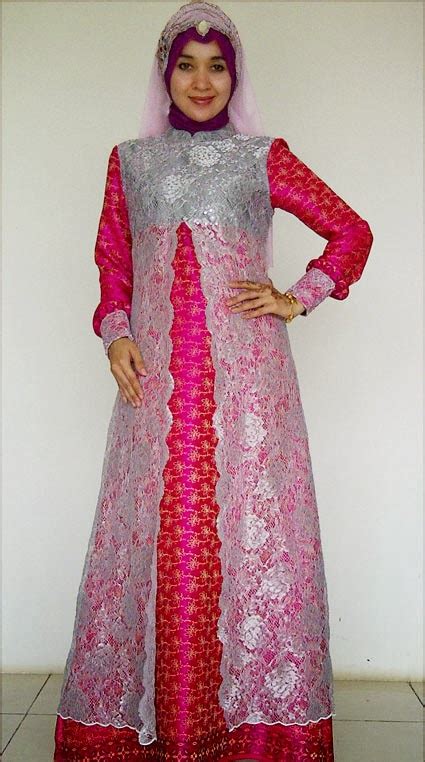 Gamis kombinasi brokat, gamis kombinasi batik, gamis kombinasi renda dan roberto, gamis kombinasi, gamis kebaya kombinasi modern, gamis kebaya kombinasi warna, gamis kombinasi brukat gamis kebaya pesta modern trendy 2018 kombinasi songket via modelgamismodern.com. Gamis Kebaya Remaja Terbaru