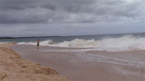 Mauis Makena Beach Dangerous Waves Youtube