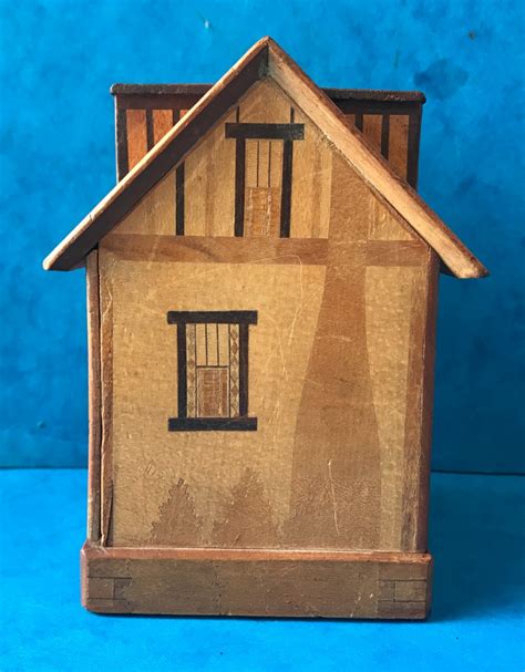 Solving the simplistic crayon puzzle box!! Japanese Money Box | 563639 | Sellingantiques.co.uk