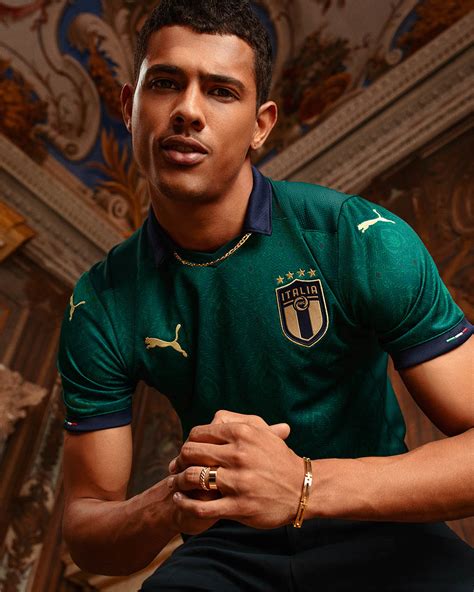 Descubra a melhor forma de comprar online. Camisa verde da Seleção da Itália 2019-2020 PUMA ...
