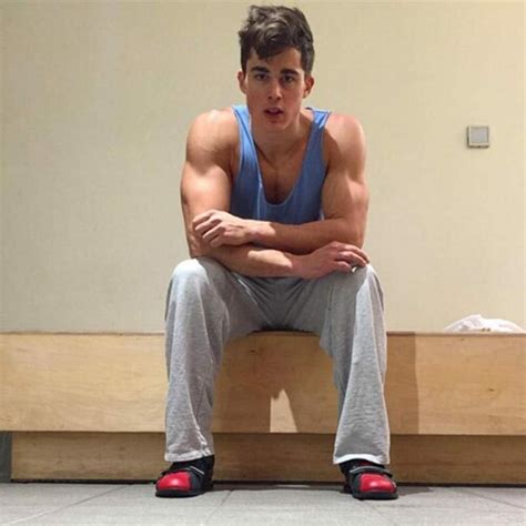 Worlds Hottest Teacher Pietro Boselli Lands Deal With Armani Foto 1