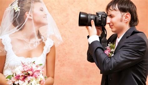 11 Best Outstanding Procedures Of How To Start A Wedding Photography