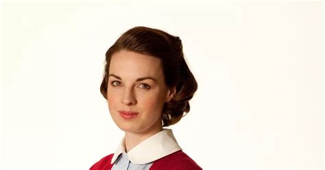 Call The Midwife Star Jessica Raine Sheds Squeaky Clean Image To Play