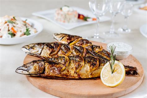 Gli acidi grassi saturi (privi di doppi legame), gli acidi grassi monoinsaturi (un solo doppio legame), gli acidi grassi polinsaturi (con più doppi legami). Omega 3, proprietà, benefici e gli alimenti che ne ...