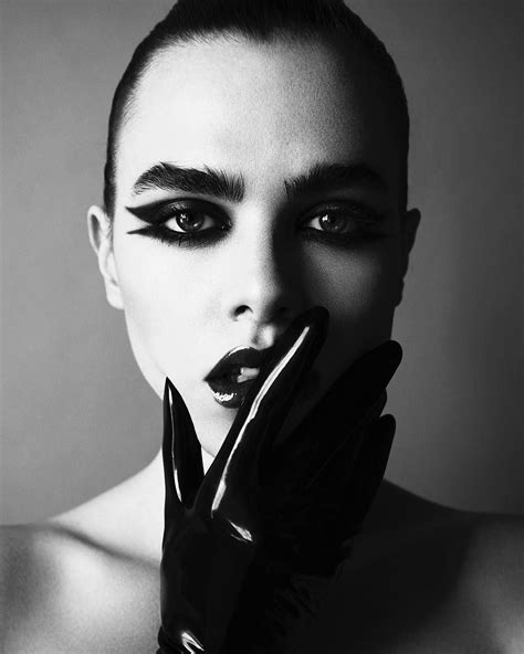 creative fashion photography creative portraits black and white face black and white design