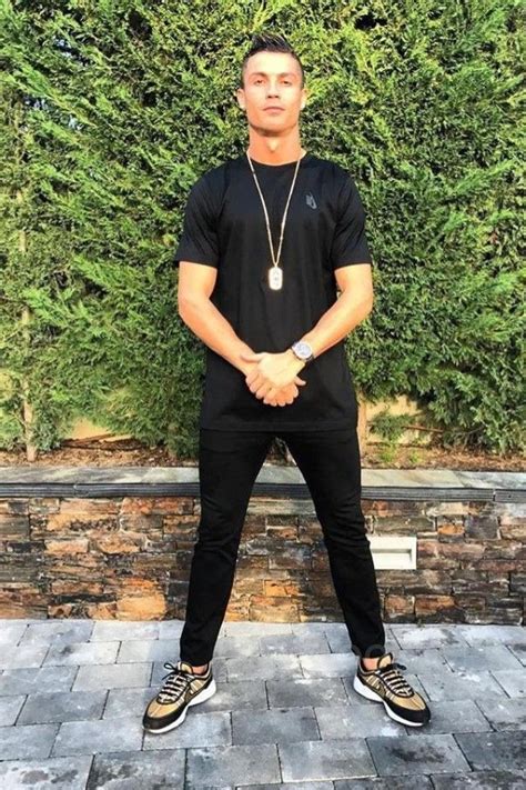 See more ideas about cristiano ronaldo, ronaldo, cristiano ronaldo 7. Cristiano Ronaldo - Shows off his outfit of the day on ...
