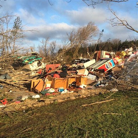 Deadly Illinois Tornado Destroyed Everything In Its Path Photos The