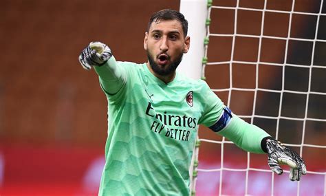 Gianluigi gigio donnarumma is a italian professional footballer who plays as a goalkeeper for the italy national group and serie a team milan.he. Donnarumma Salary : Milan 2017 2018 Players Salary Chart Rossoneri Blog Ac Milan News : Check ...