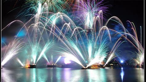 Download for free from a curated selection of cool wallpapers for your mobile and desktop screens. MYJ› 44 Wallpapers of Cool Firework HD