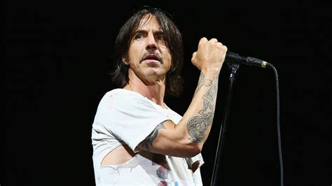 Red Hot Chili Pepperss Anthony Kiedis Rushed To Hospital