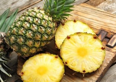 5 Buah yang Tak Boleh Absen Pada Santapan Rujak - PergiKuliner.com