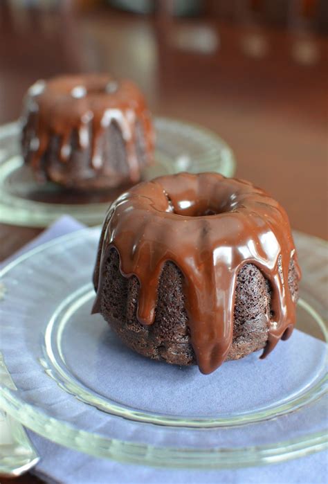 Chocolate and coffee are a magic combination, and these mini bundt cakes are just cute and perfect for this time of year when we want to celebrate the things we love, and i find that chocolate kahlua cakes fall under that category. Mini chocolate bundt cakes for two | Mini bundt cakes recipes, Mini bundt cakes, Chocolate bundt ...