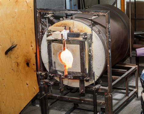 Glass Blowing Furnaces A Guide To Their Size Shape And Temperature Learn Glass Blowing